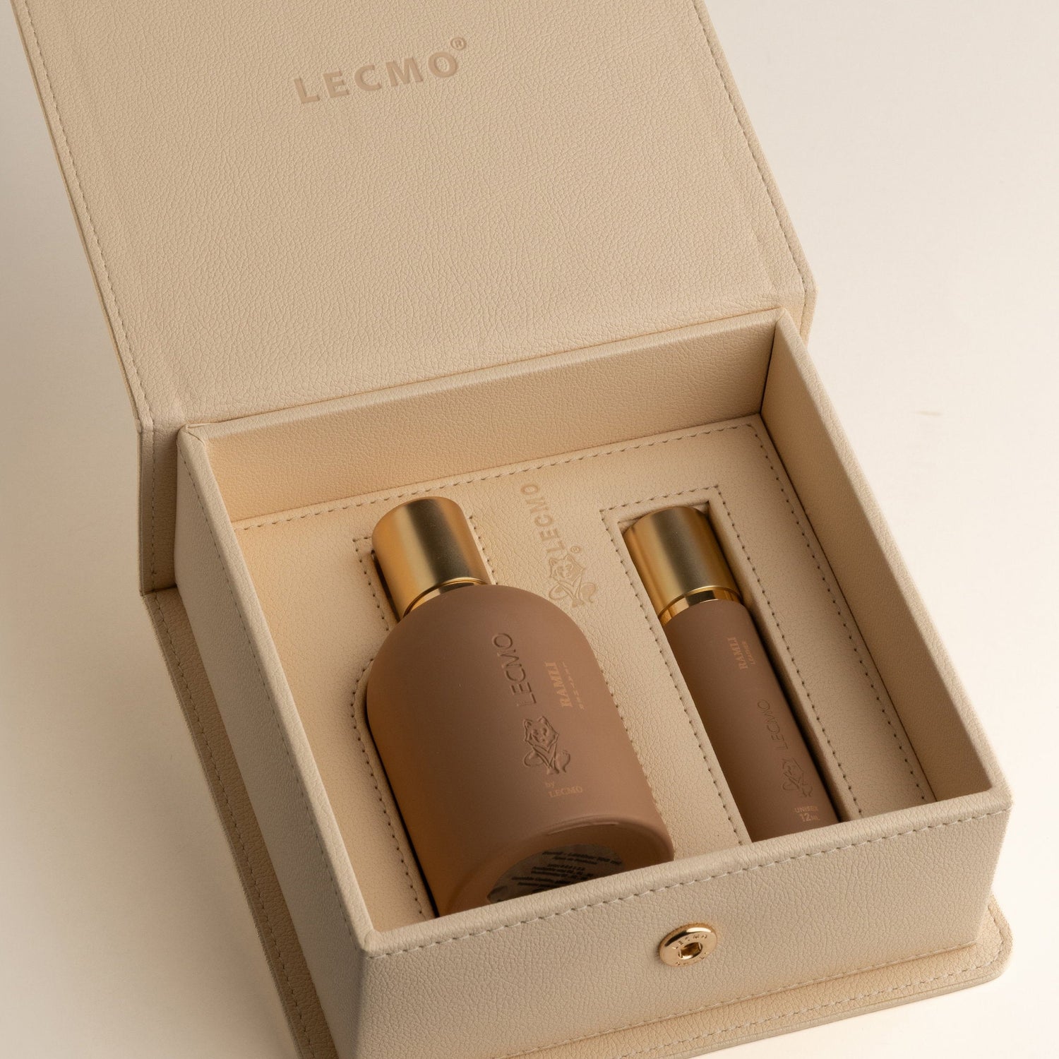 Fragrâncias amadeiradas com couro da LECMO